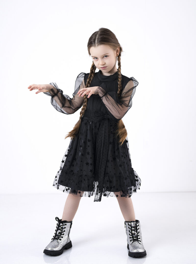 Czarna tiulowa sukienka w stylu Wednesday