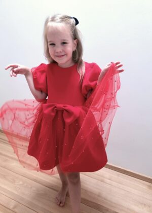 Wizytowa czerwona sukienka z perełkami dla dziewczynki