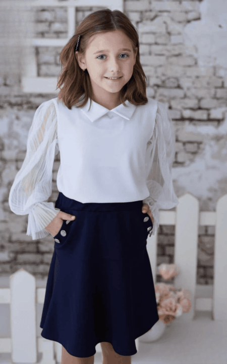 Galowa, biała bluzka i granatowa spódniczka dla dziewczynki