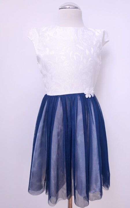 Sukienka dla dziewczynki biało-granatowa z kwiatkami, widok z przodu