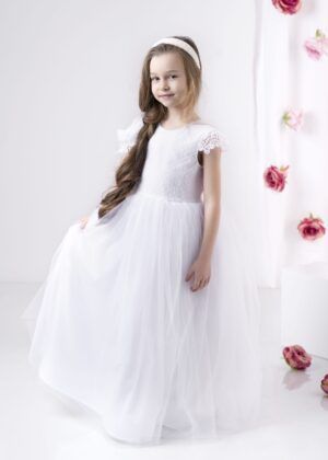 Długa suknia na komunię z asymetrycznymi rękawami dla dziewczynki