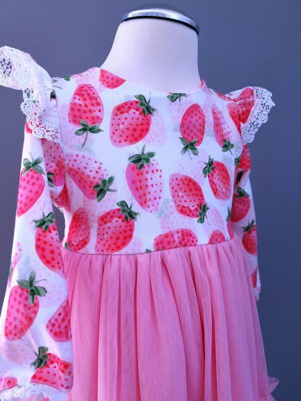 Bawełniana sukienka w truskawki , wzór