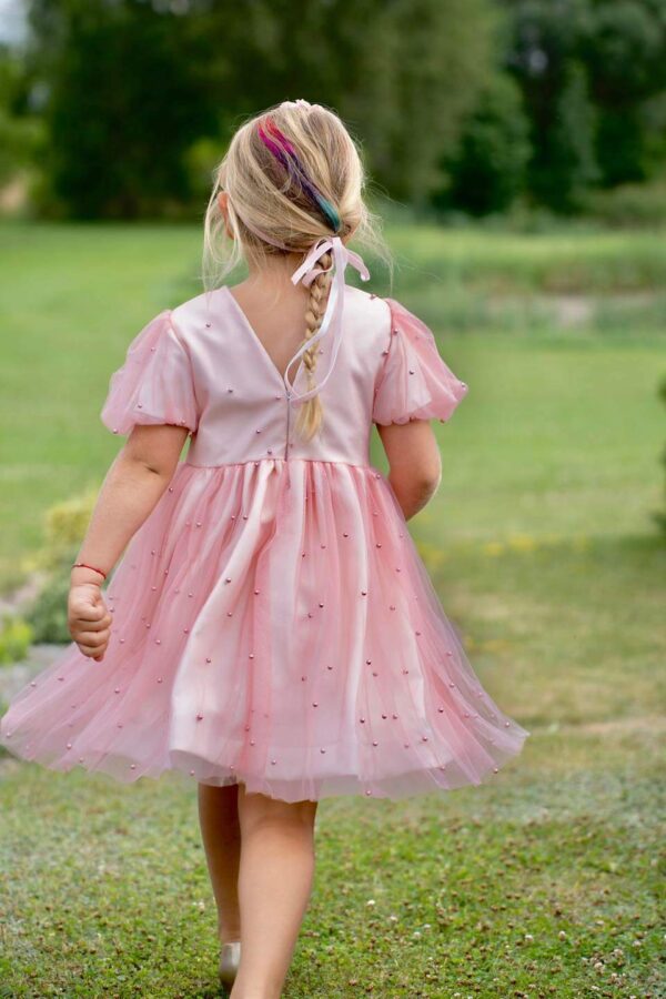 sukienka z perelkami brzoskwinia tyl
