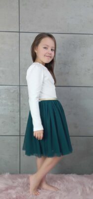 Elegancka sukienka z zielonym tiulem