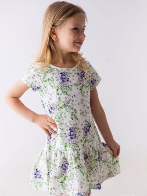 bawełniana, letnia sukienka w luźnym stylu dla dziewczynki.
