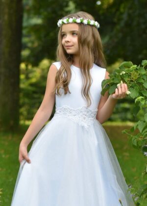 długa, biała suknia z brokatowym tiulem, dla dziewczynki.