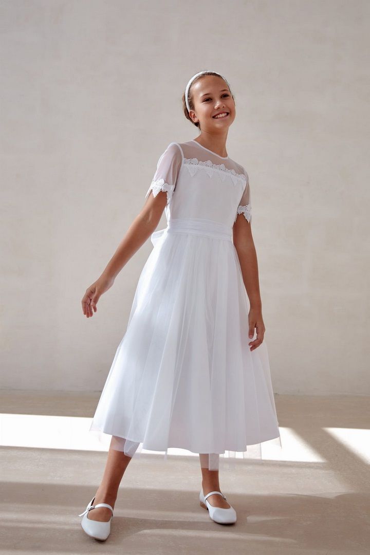 Biała suknia na komunię do połowy łydek
