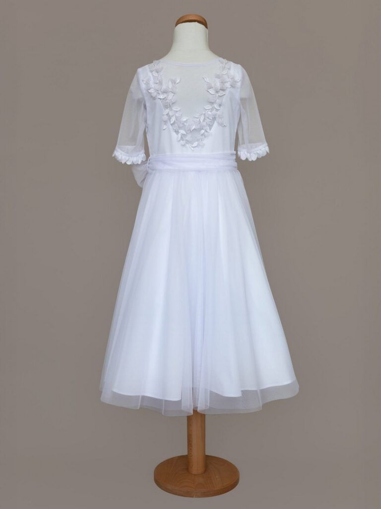 Biała, prosta suknia na komunię z aplikacją na plecach, widok - tył