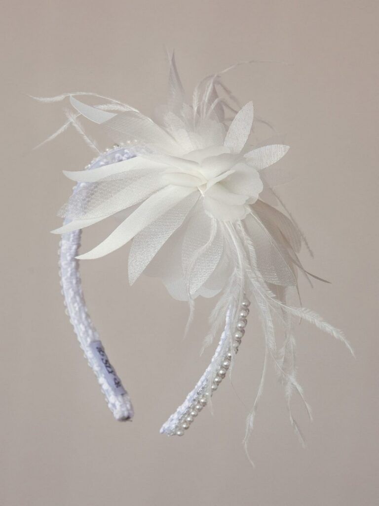 Sukienka dla dziewczynki opaska przyozdobiona kwiatem z piórami - ecru