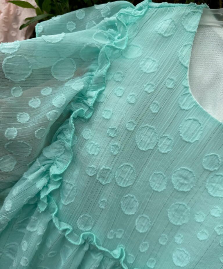 Sukienka dla dziewczynki luźna w stylu boho- miętowa