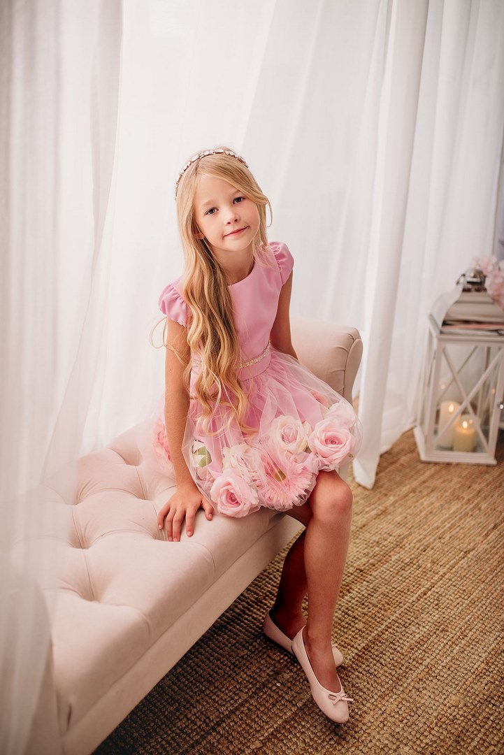 Sukienka dla dziewczynki sukienka z wszytymi kwiatami - cukierkowy róż, wersja druga