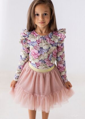 Tiulowa spódniczka dla dziewczynki w kolorze różowym.
