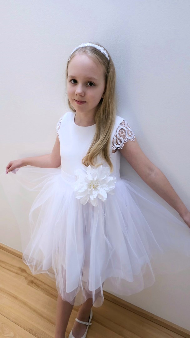sukienka biala tiulowa kwiat w pasie dla dziewczynki 128 158