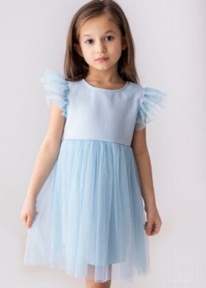 Błękitna sukienka z połyskującym tiulem, dla dziewczynki.