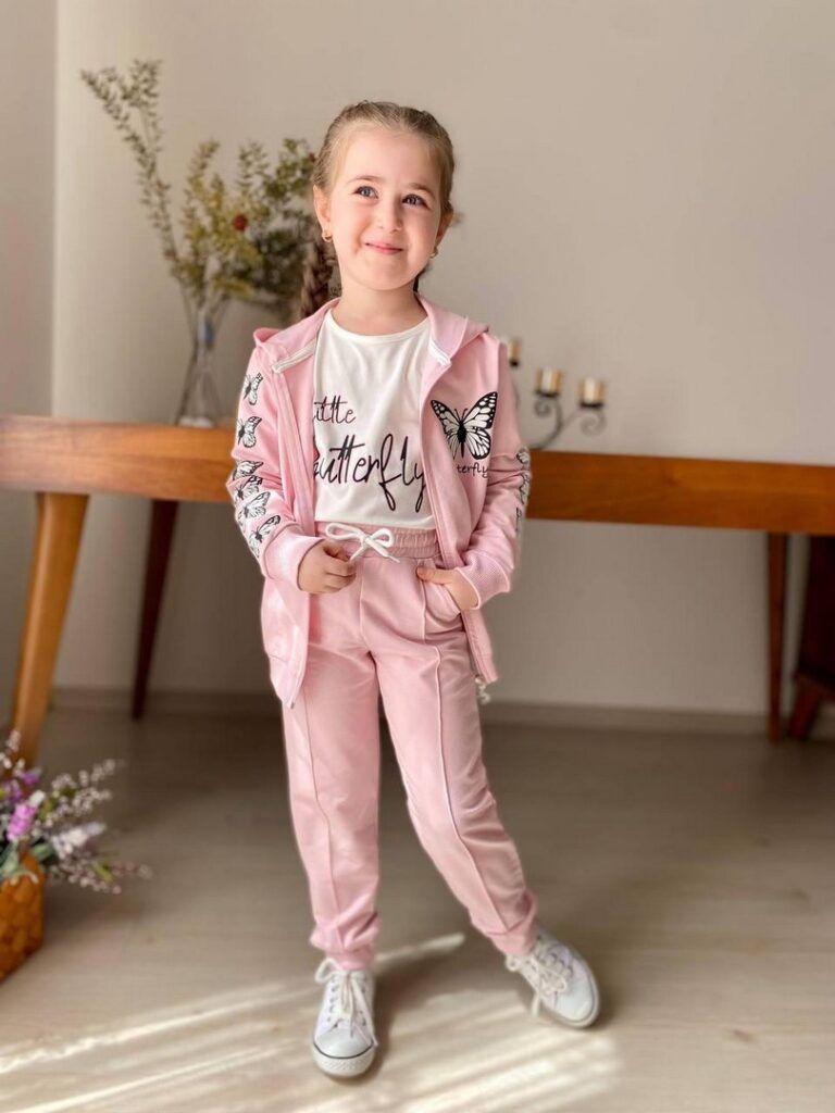 Bawełniany, trzyczęściowy komplet z motylami dla dziewczynki