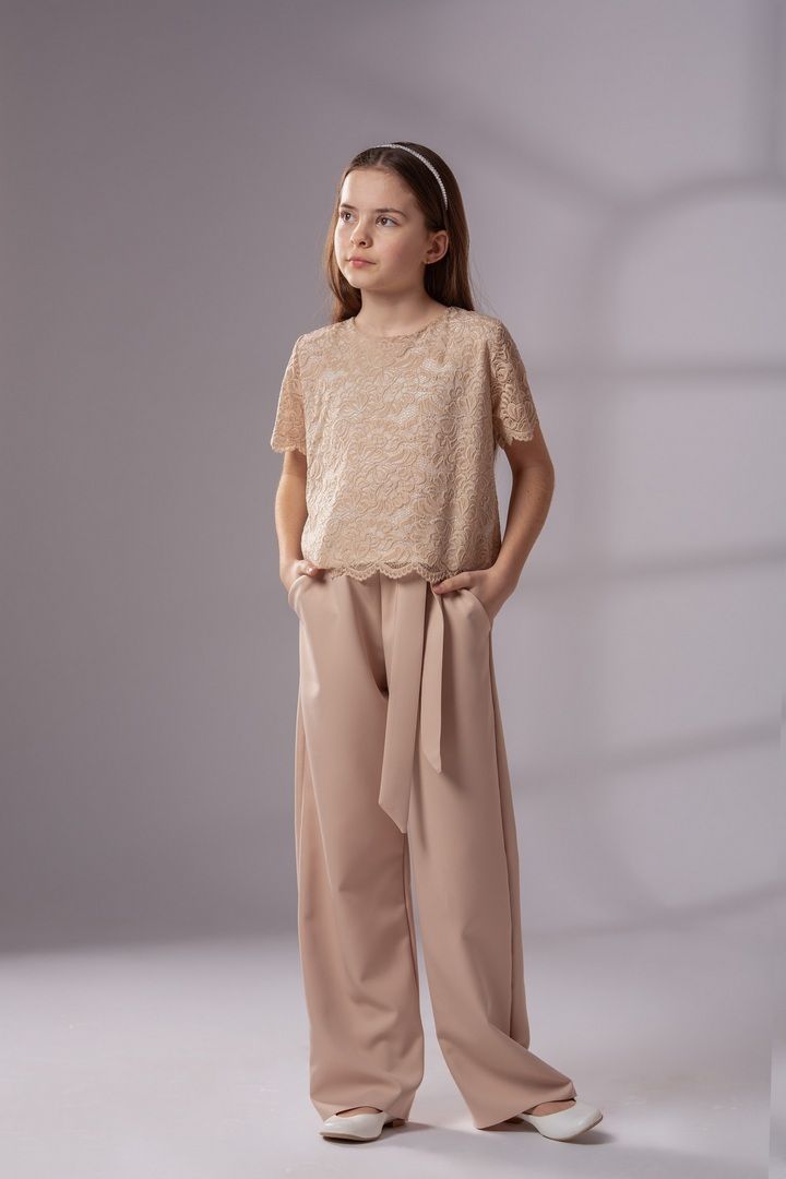 Zestaw z koronkową bluzką, kolor beżowy
