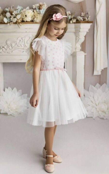 Biała sukienka w różowe kropki dla młodszej dziewczynki