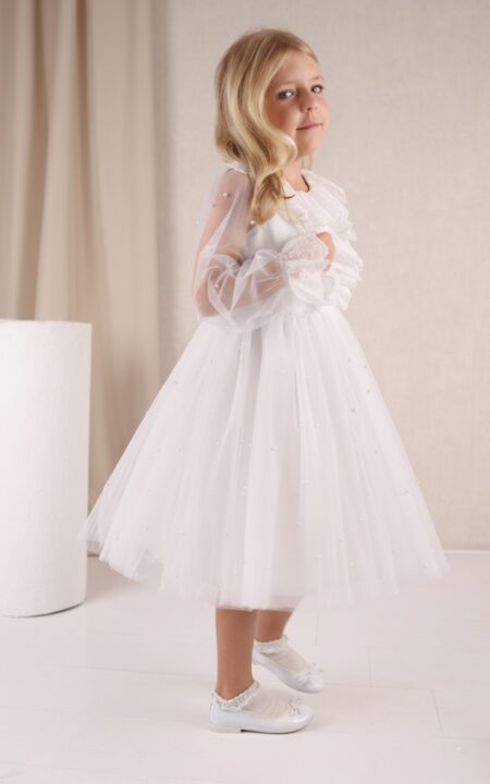 Biała tiulowa sukienka dla dziewczynki z koronkowymi rękawami, idealna na uroczystości i wyjątkowe okazje.