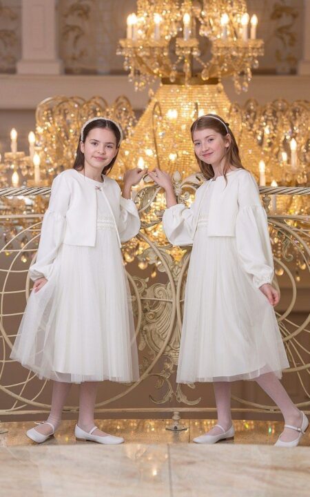 Śmietankowe bolerko z szerszymi rękawami