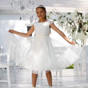 Ecru sukienka do komunii z rozkloszowaną falbaną z tiulu, idealna na uroczystości.