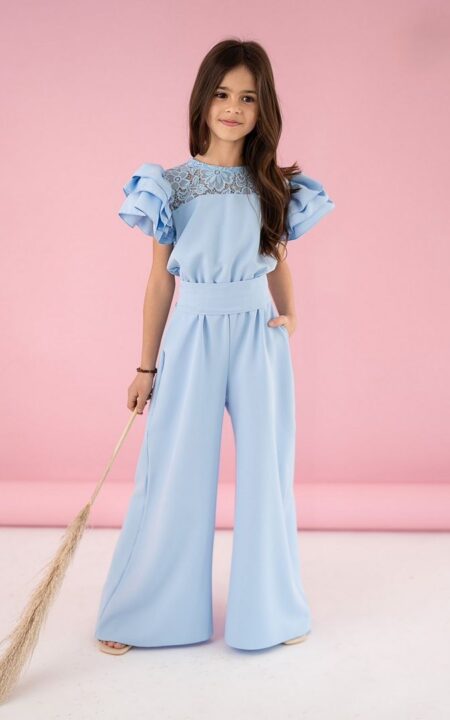 Koronkowy kombinezon w kolorze niebieskim