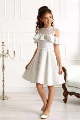 sukienka w stylu hiszpańskim z koronką.