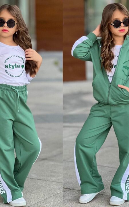 Zielony, trzyczęściowy komplet dla dziewczynki składający się z bluzy, spodni i t-shirtu z napisem Good Vibes.