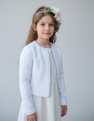 Białe bolerko zapinane na suwak dla dziewczynki, idealne do eleganckich stylizacji.